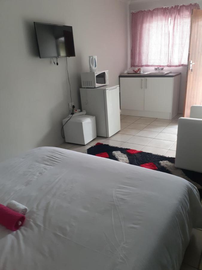 Ruros Guest House Kempton Park Extérieur photo