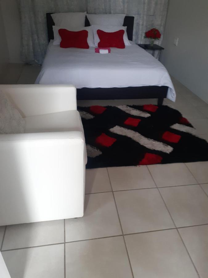 Ruros Guest House Kempton Park Extérieur photo