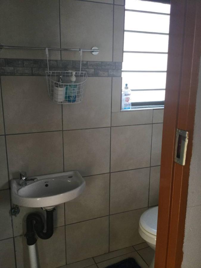 Ruros Guest House Kempton Park Extérieur photo